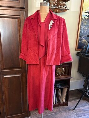 1970’s Herman Marcus Petites Sz 4 Magenta Dress & Jacket Velour Tie Neck